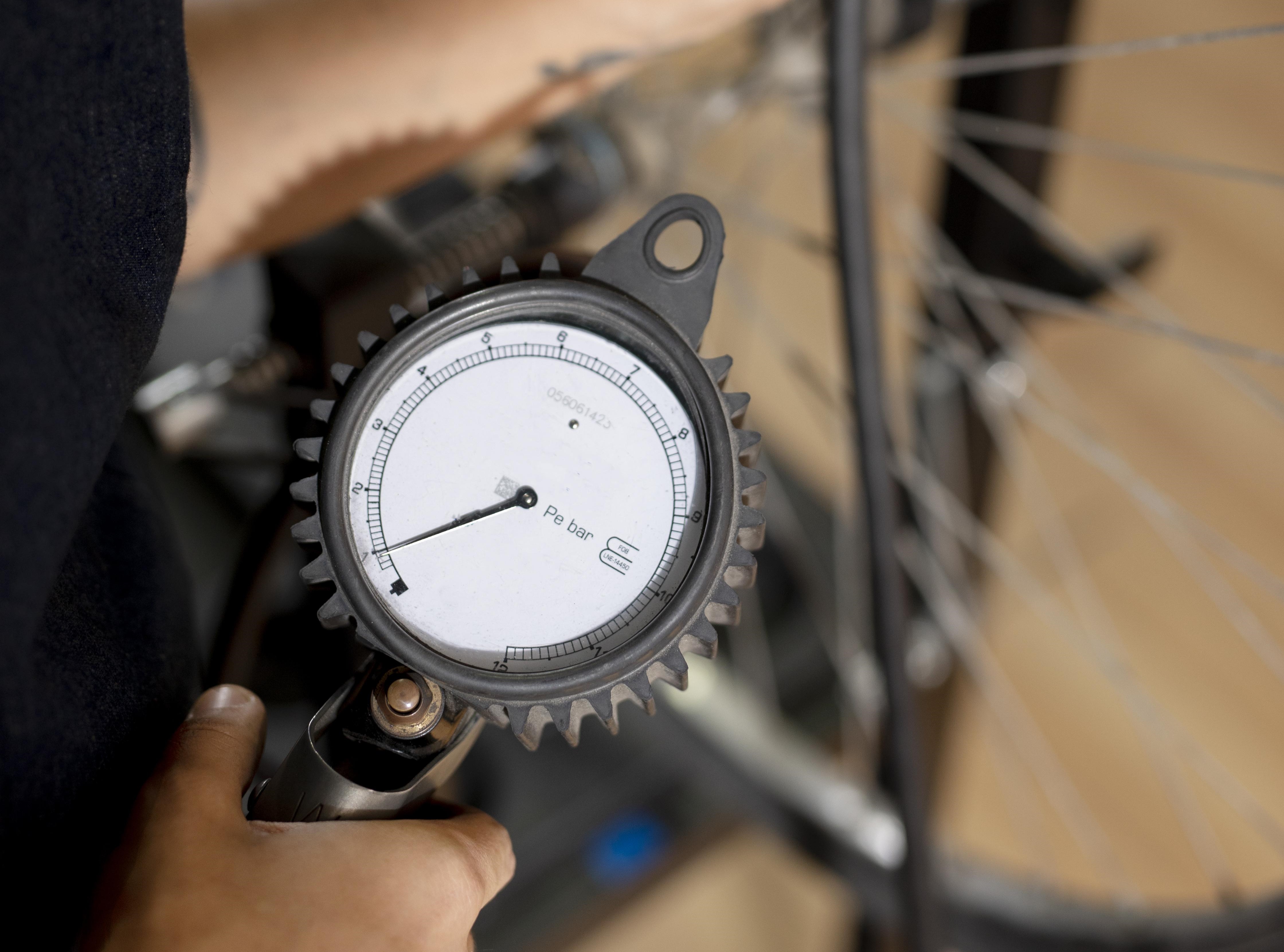 Tire pressure guide